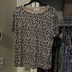 Stylish Leopard Print Short Sleeve Top